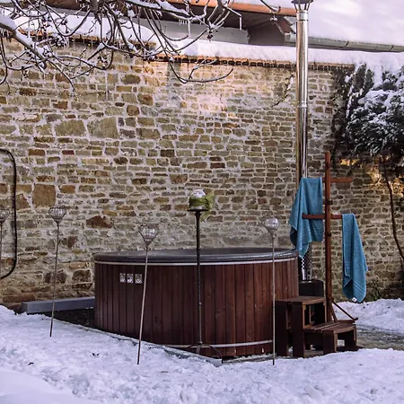 Kamenny Dom Pikovce *