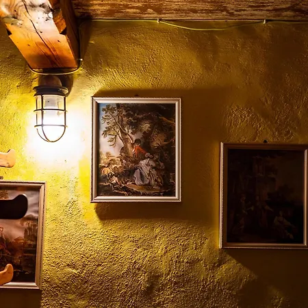 Kamenny Dom Pikovce Abrahamovce