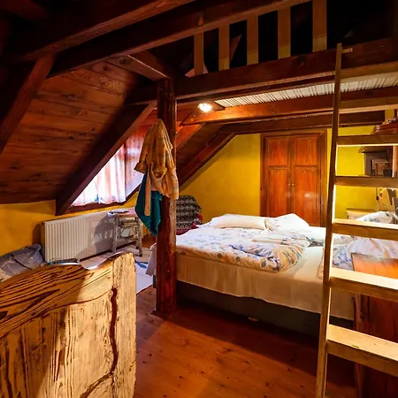 Kamenny Dom Pikovce Holiday home Abrahamovce