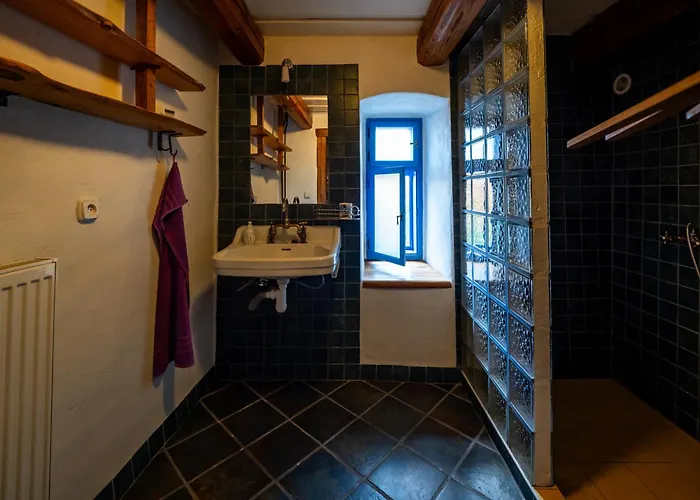 Kamenny Dom Pikovce 펜션 *