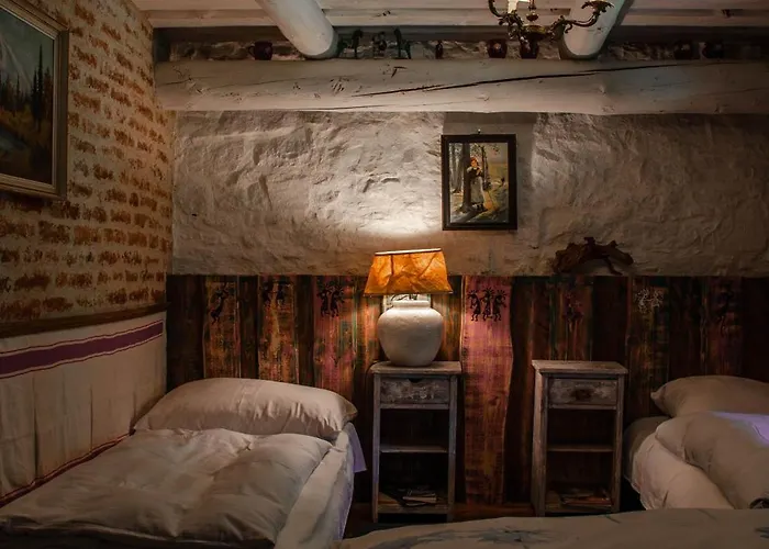 Kamenny Dom Pikovce בית נופש Abrahamovce