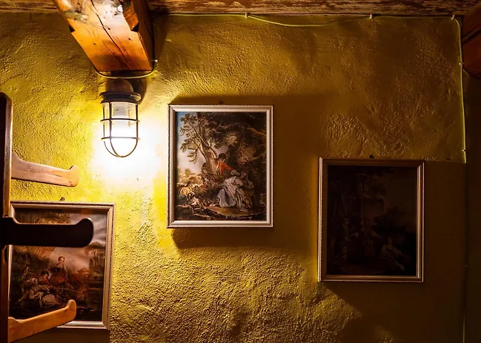 Kamenny Dom Pikovce Abrahamovce